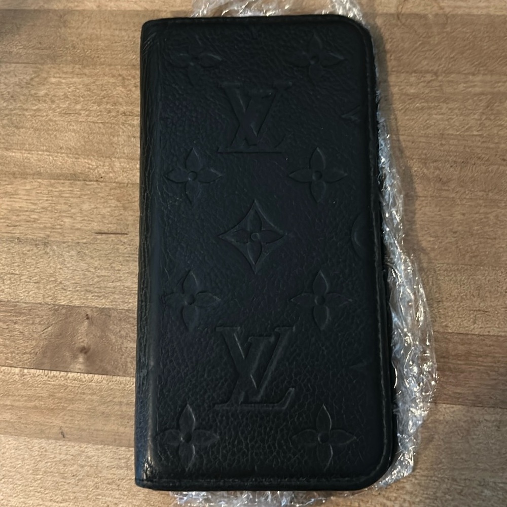 Louis Vuitton Monogram Empreinte Folio iPhone case